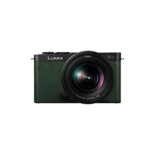 LUMIX DC-S9KE-G Full-Frame kompakt fényképezőgép váz és S-R2060 optika - olivazöld