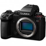 LUMIX DC-S5M2E Full-frame, tükör nélküli készülékváz