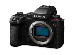 LUMIX DC-S5M2E Full-frame, tükör nélküli készülékváz